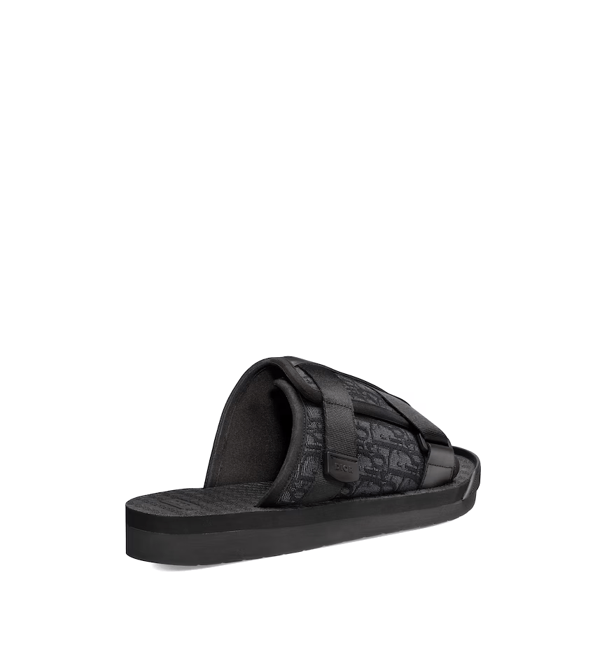 4d7fcb85-8e6f-4221-b54c-2c225b36c4b7-1