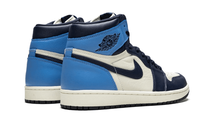 Wethenew-Sneakers-France-Air-Jordan-1-Retro-High-UNC-2019-3_5000x_5ca0616d-18a4-480d-a39a-3260e8ddfa7d_800x