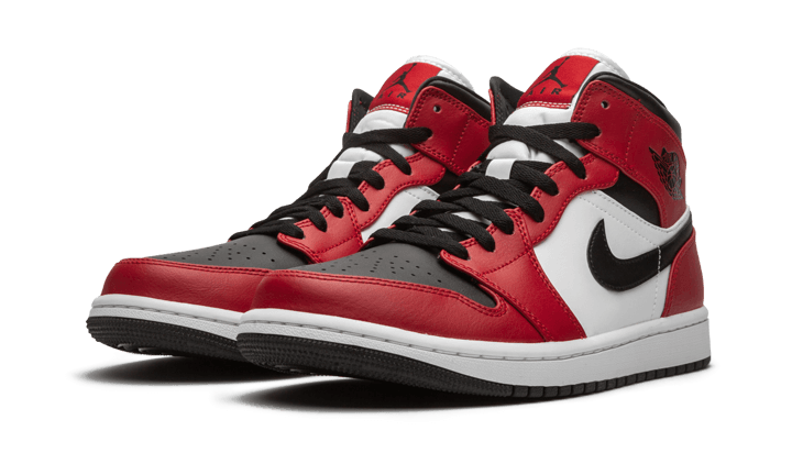 air-jordan-1-mid-chicago-black-toe-395974