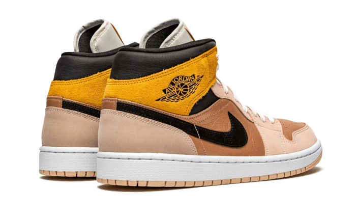 air-jordan-1-mid-se-particle-beige-wethenew-1_3