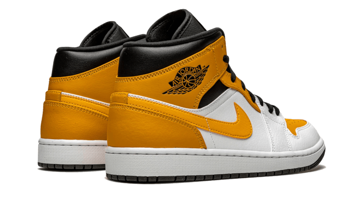 air-jordan-1-mid-university-gold-863902