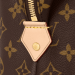 POCHETTE-COSMETIQUE-GM-MONOGRAM