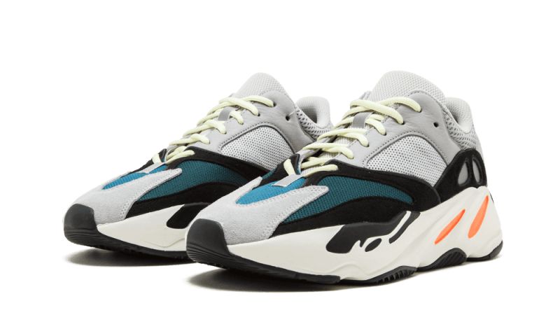 yeezy-700-wave-runner-solid-grey-311687_800x