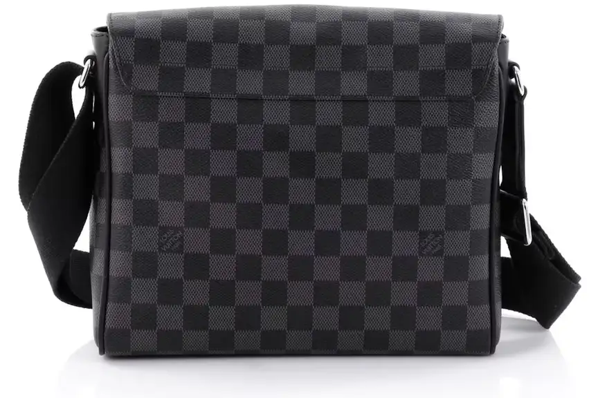 Louis-Vuitton-Messenger-District-Damier-Graphite-PM-Black-2