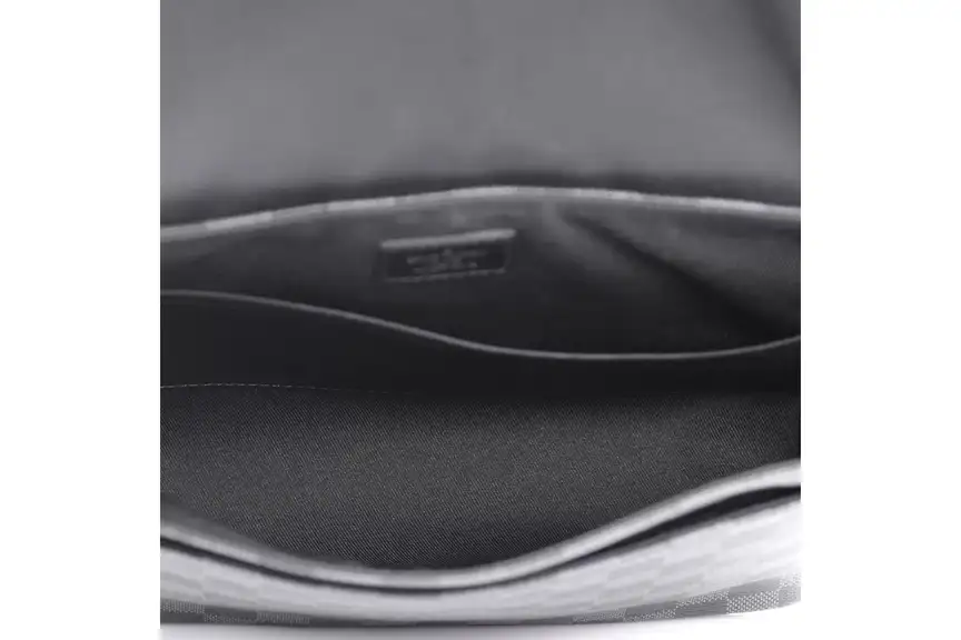 Louis-Vuitton-Messenger-District-Damier-Graphite-PM-Black-3