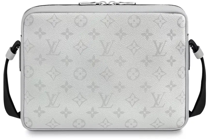 Louis-Vuitton-Outdoor-Messenger-Monogram-Antarctica-Taiga-White-2