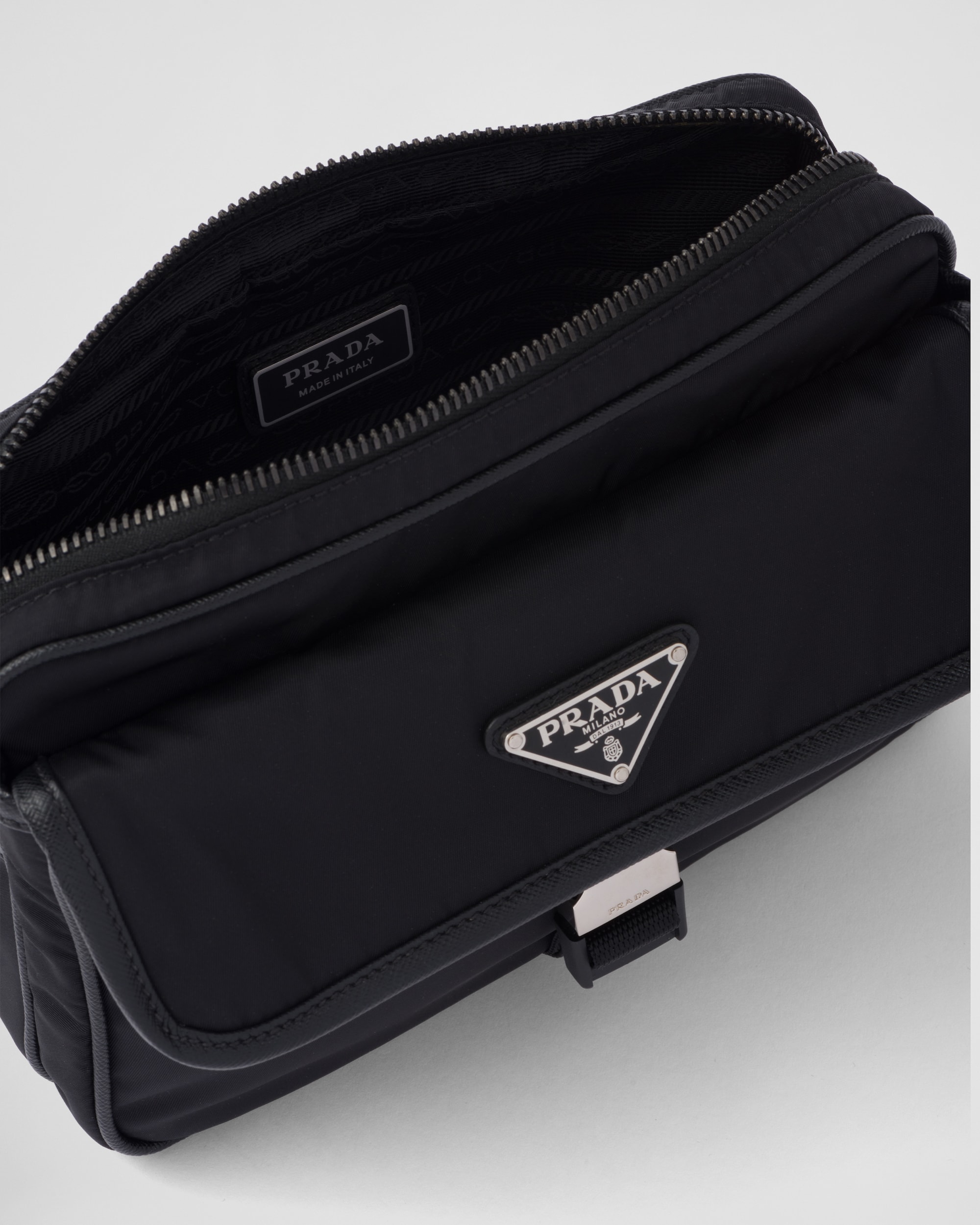 cq5dam.web_.hebebed.2000.2000