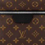 louis-vuitton-discovery-backpack-pm-M46684_PM2_Front-view.png-1