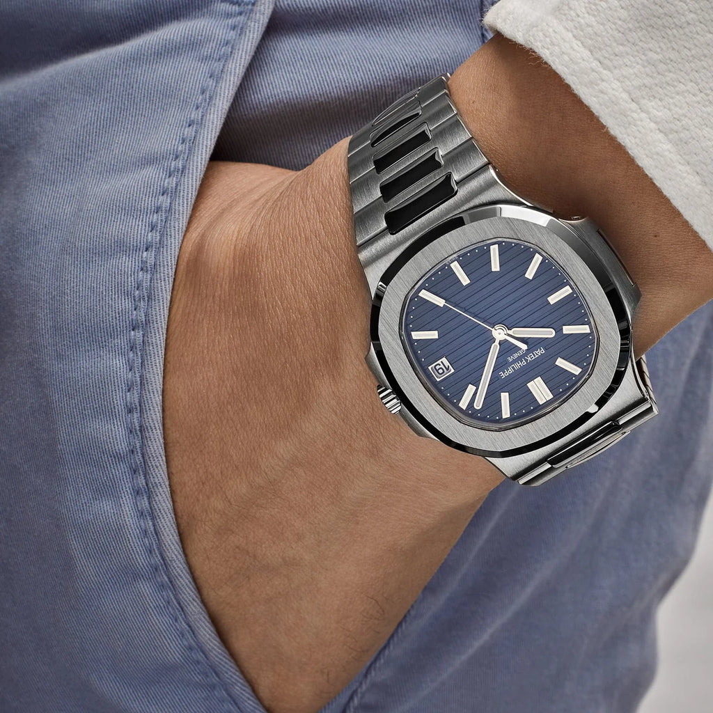 patek-philippe-nautilus-5811-1g-001-white-gold-blue-dial-2022-patek-philippe-40945385898228_1280x_443d13de-5a74-4104-80ab-2b0535747493_1024x